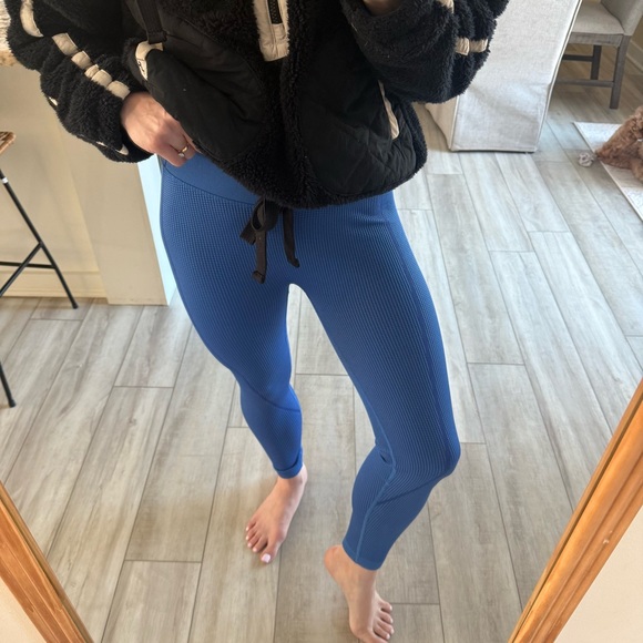 Aerie Blue Textured High Waist Leggings Size Medium - Picture 3 of 6